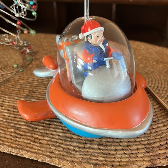 Bombay kids Santa spaceship tree - Picture 11 of 11